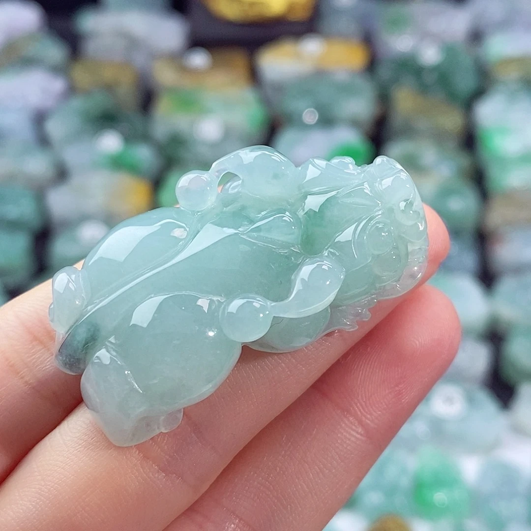 颈饰未镶嵌翡翠天然