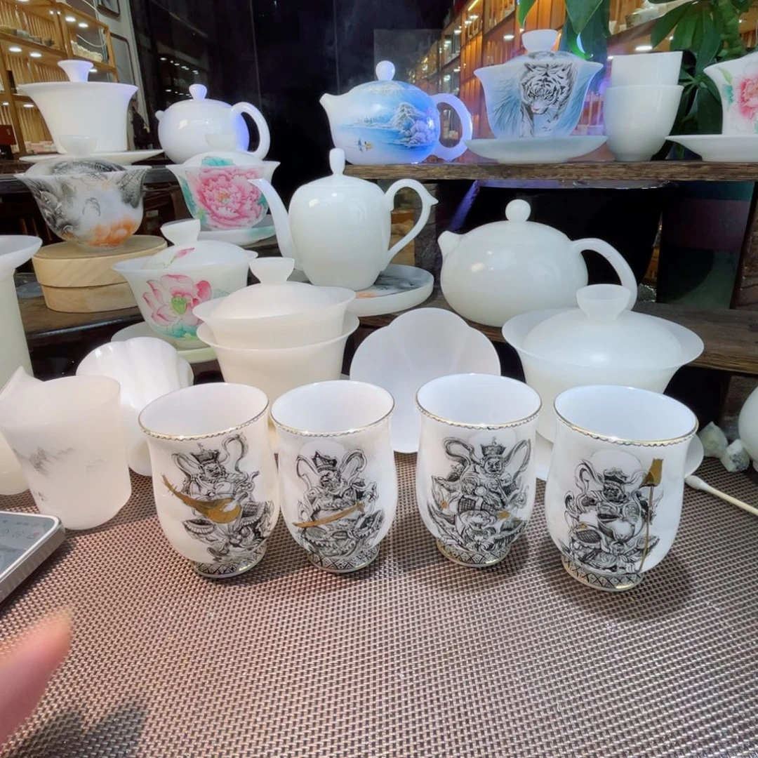 手绘的小卡也太好看了吧呜呜呜好喜欢