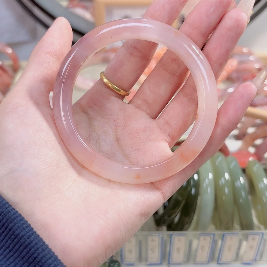 石英质玉手镯未镶嵌?****