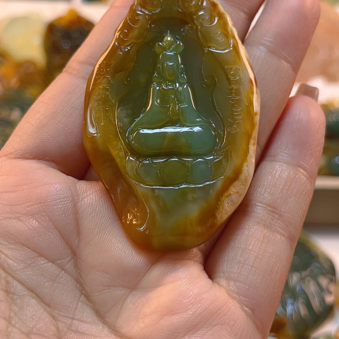 蛇纹石玉未镶嵌颈饰