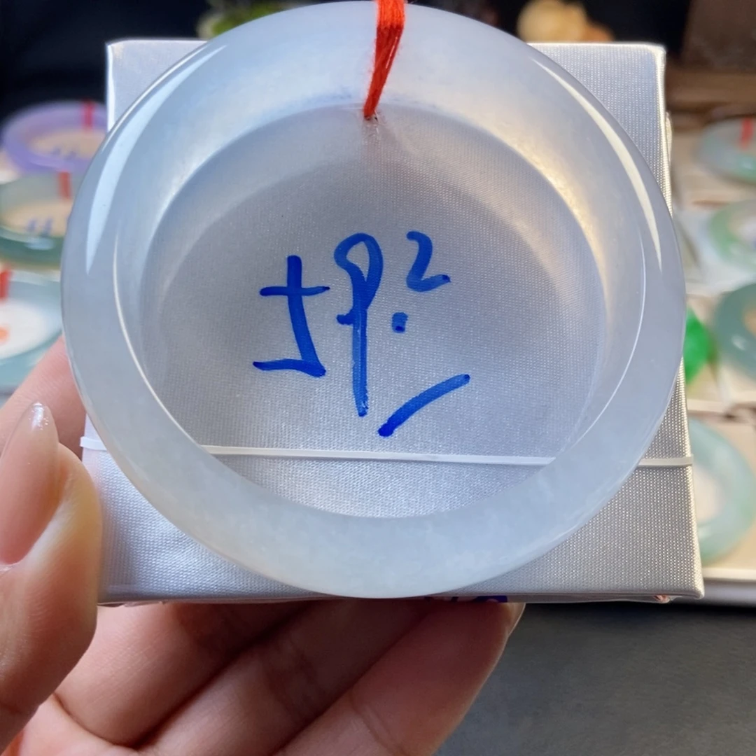 翡翠未镶嵌手镯46宽版种水