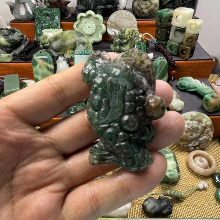 独山玉未镶嵌珠宝半成品