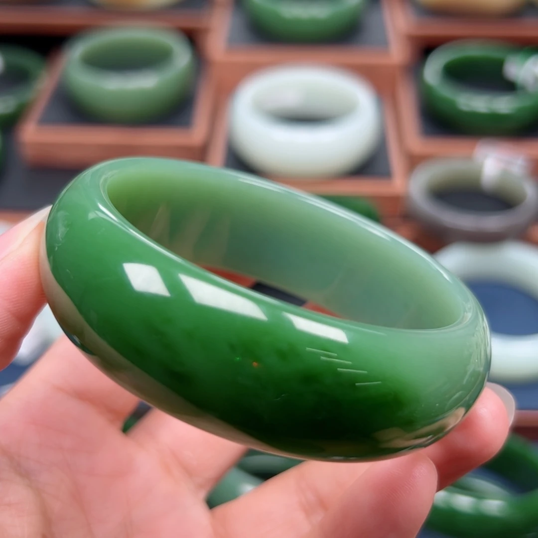 未镶嵌手镯和田玉（碧玉）