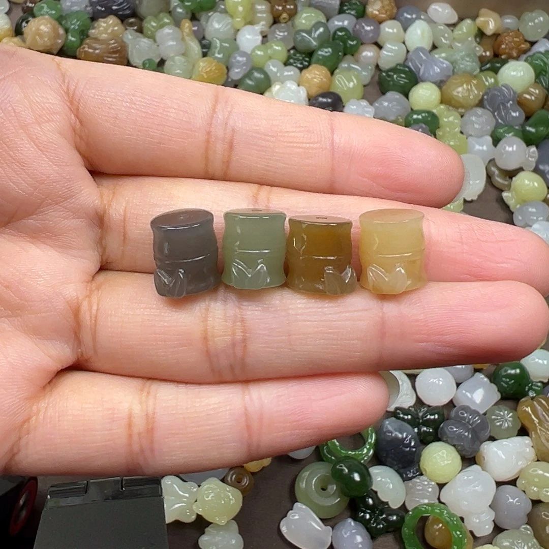 和田玉未镶嵌颈饰98一个多样性发其一