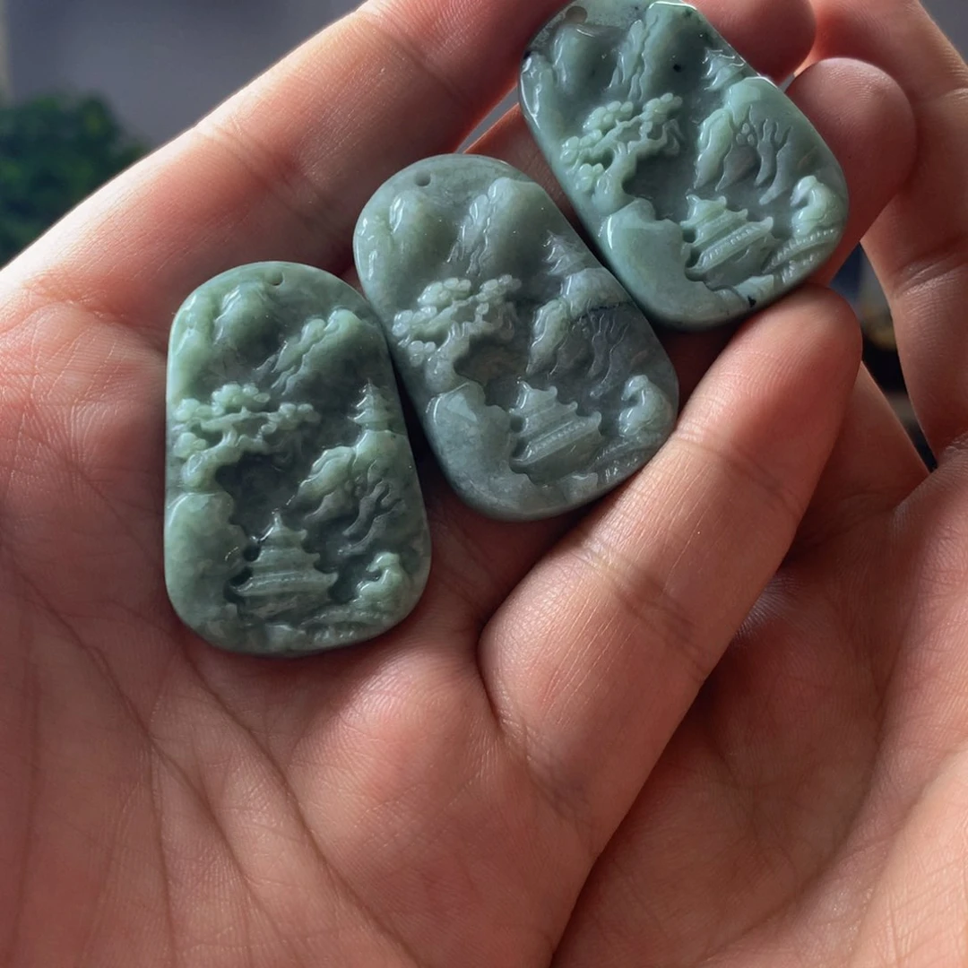 翡翠颈饰未镶嵌山水