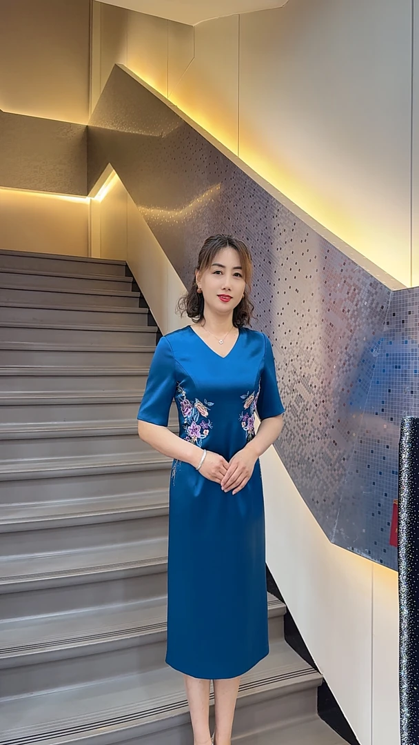 V领公司年会少女风中国风旗袍轻奢圆领优雅夏装印花设计师