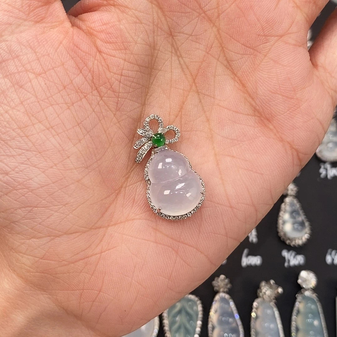 颈饰18K金镶嵌翡翠天然缅甸A货翡翠葫芦