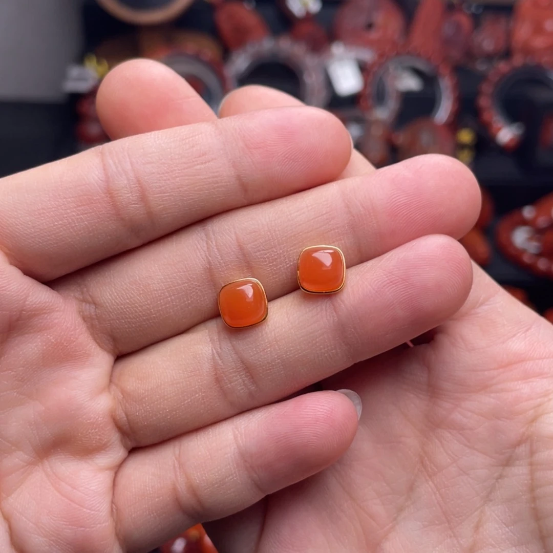 【闪购商品】银S925镶嵌方糖耳钉南红玛瑙