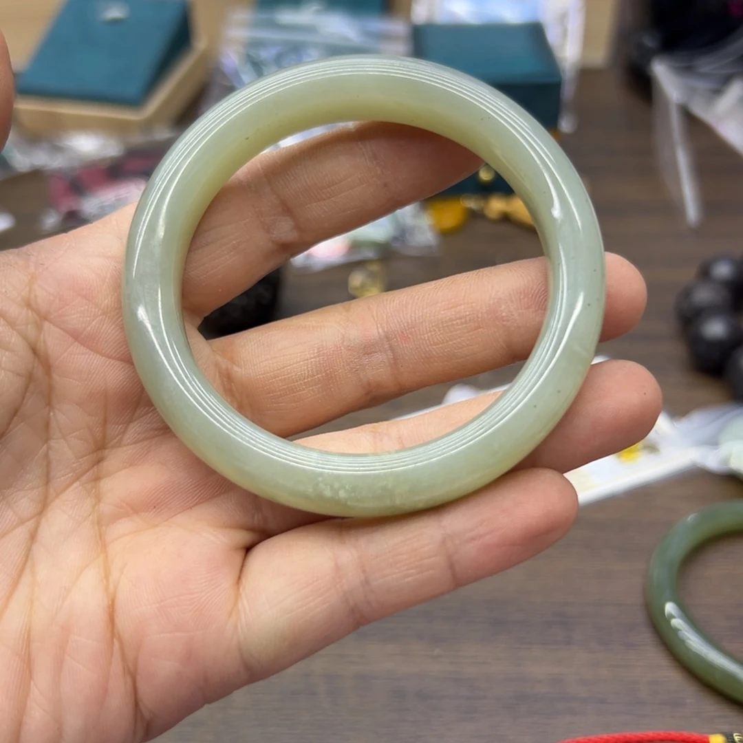 和田玉未镶嵌手镯57.6圈围772