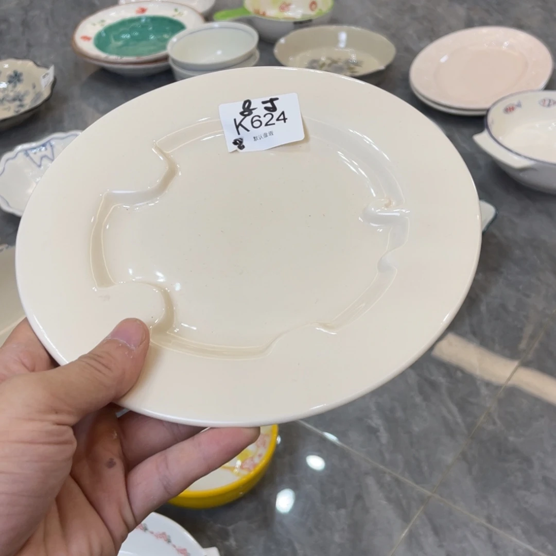 陶瓷微瑕餐具介意勿拍，满18飞！