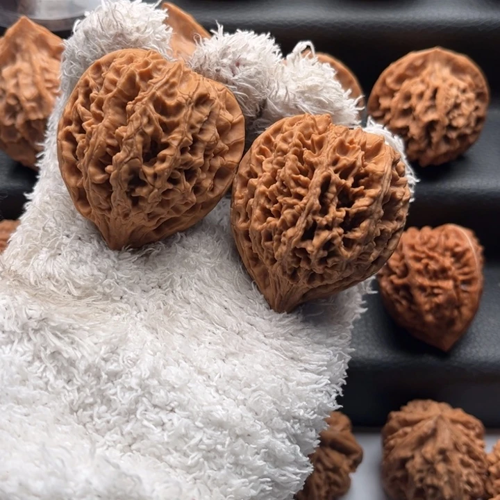 泥***山文玩核桃把件九龙金