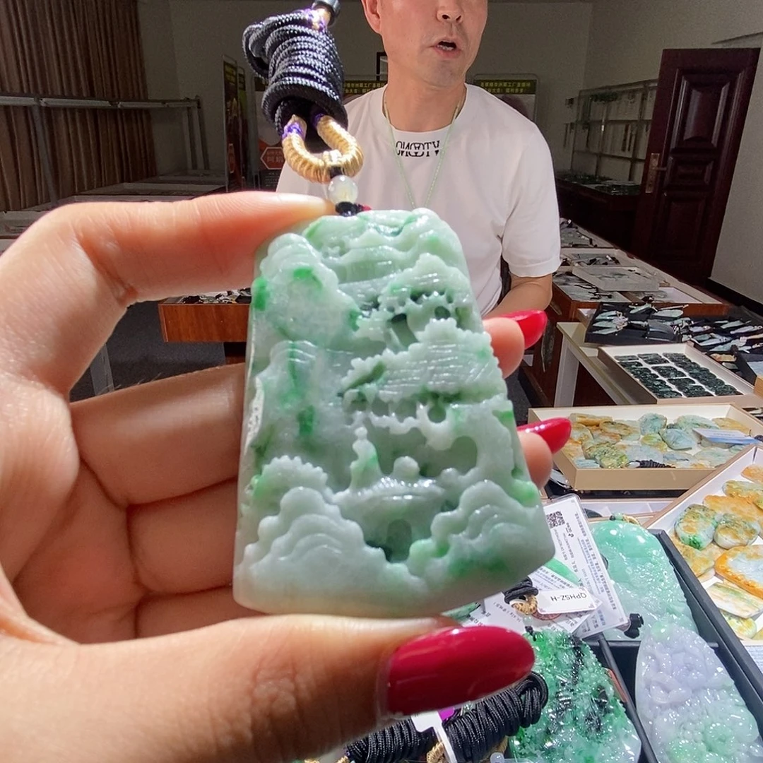 翡翠未镶嵌颈饰翡翠