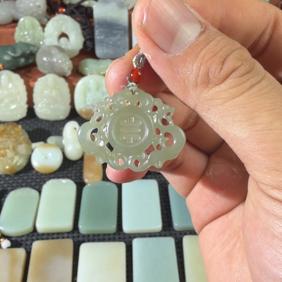 和田玉未镶嵌颈饰