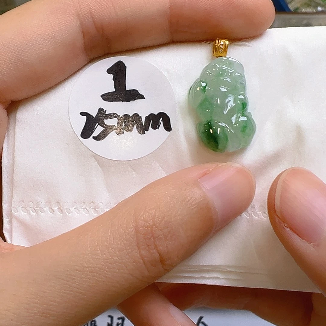 翡翠18K金镶嵌颈饰翡翠