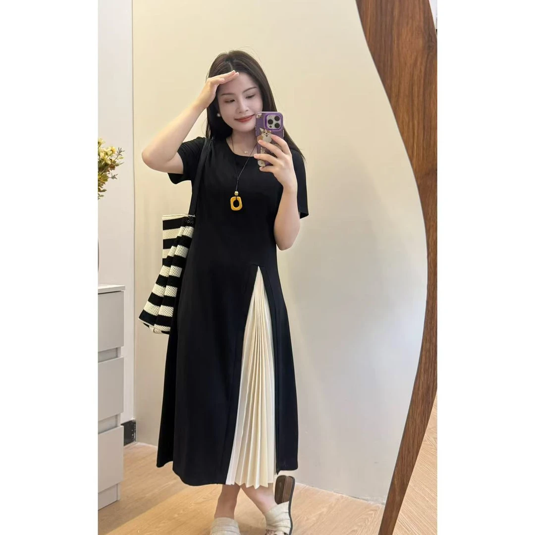 小个子撞色连衣裙女夏皱褶拼接设计感遮肉显瘦中长款黑色复古