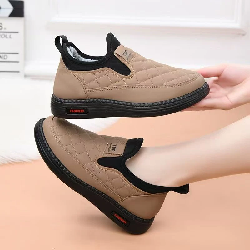 冬季老北京棉鞋女加绒保暖妈妈鞋中老年一脚蹬软底防滑平底靴Z