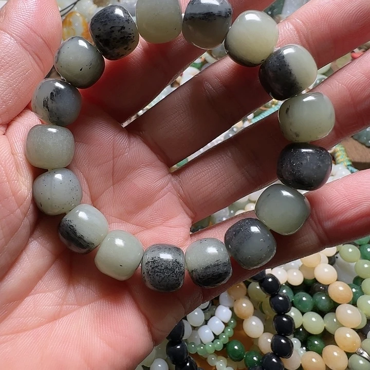 和田玉（青白玉）未镶嵌手链