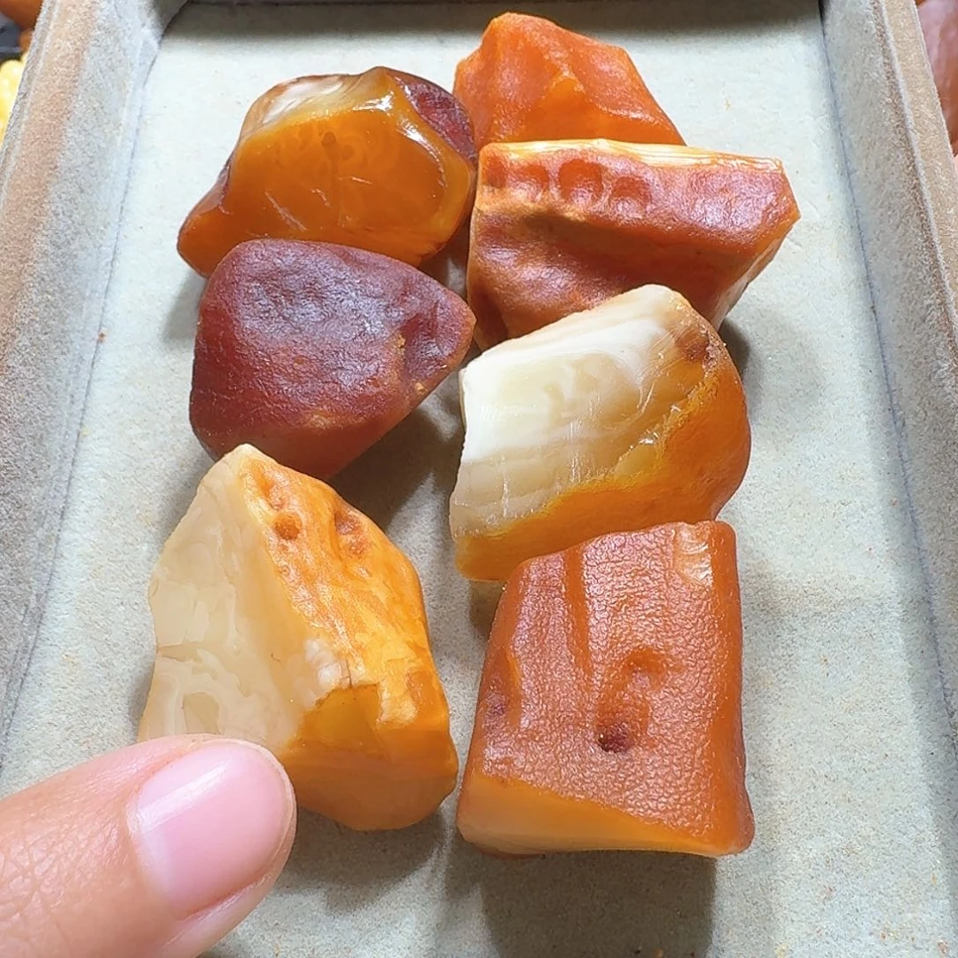 定制琥珀未镶嵌化**品定制