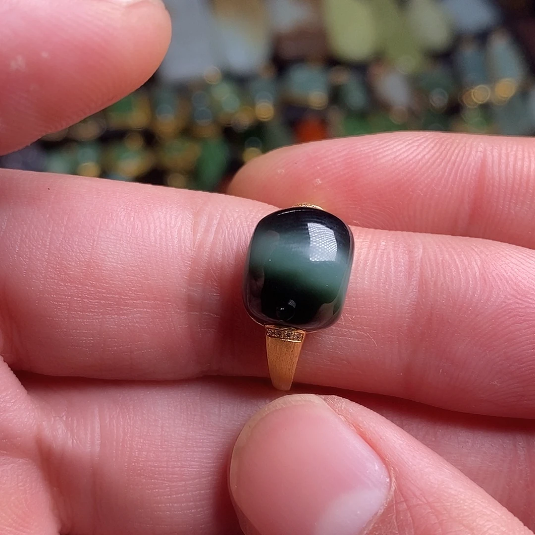 和田玉18K金镶嵌戒指