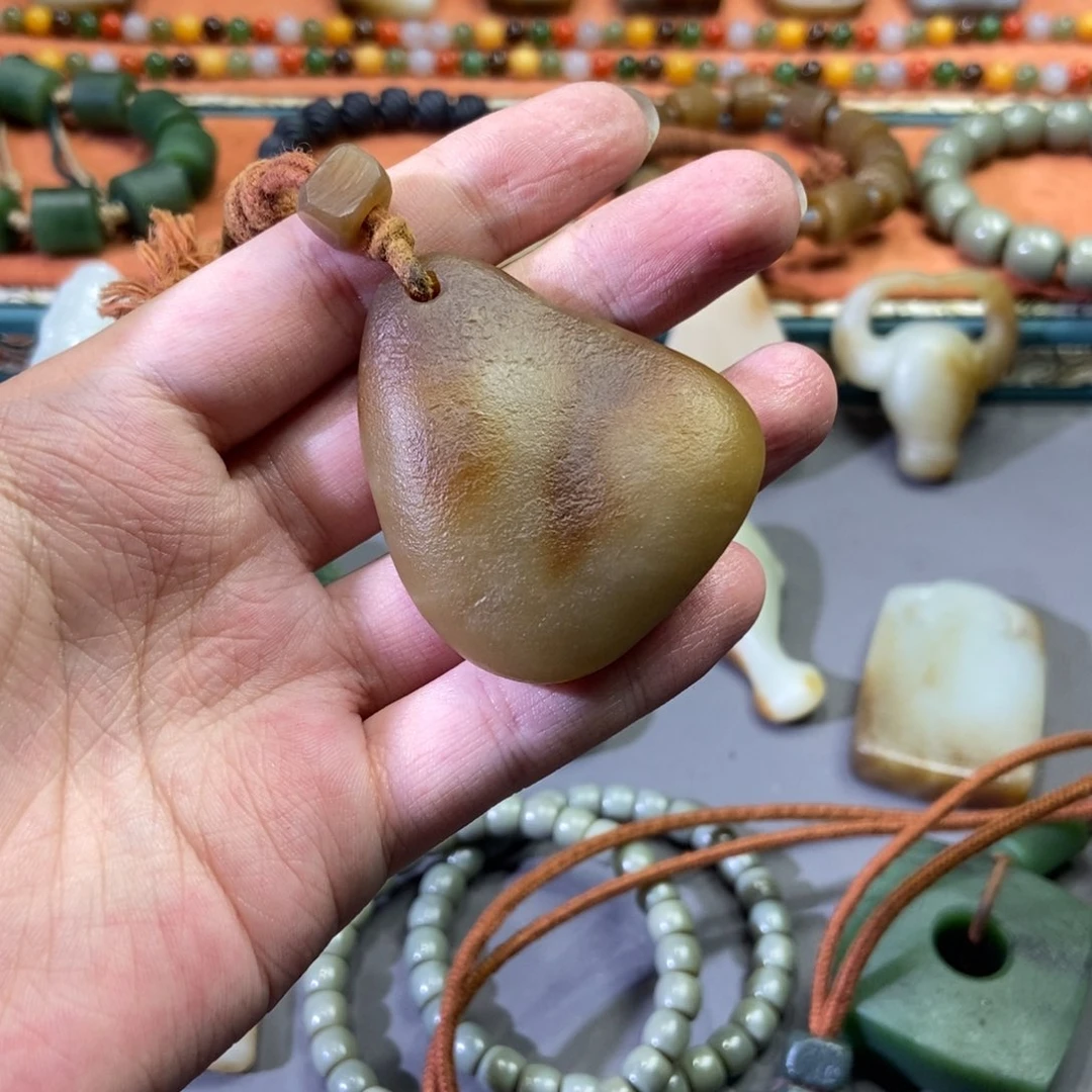 和田玉颈饰未镶嵌梯*巷