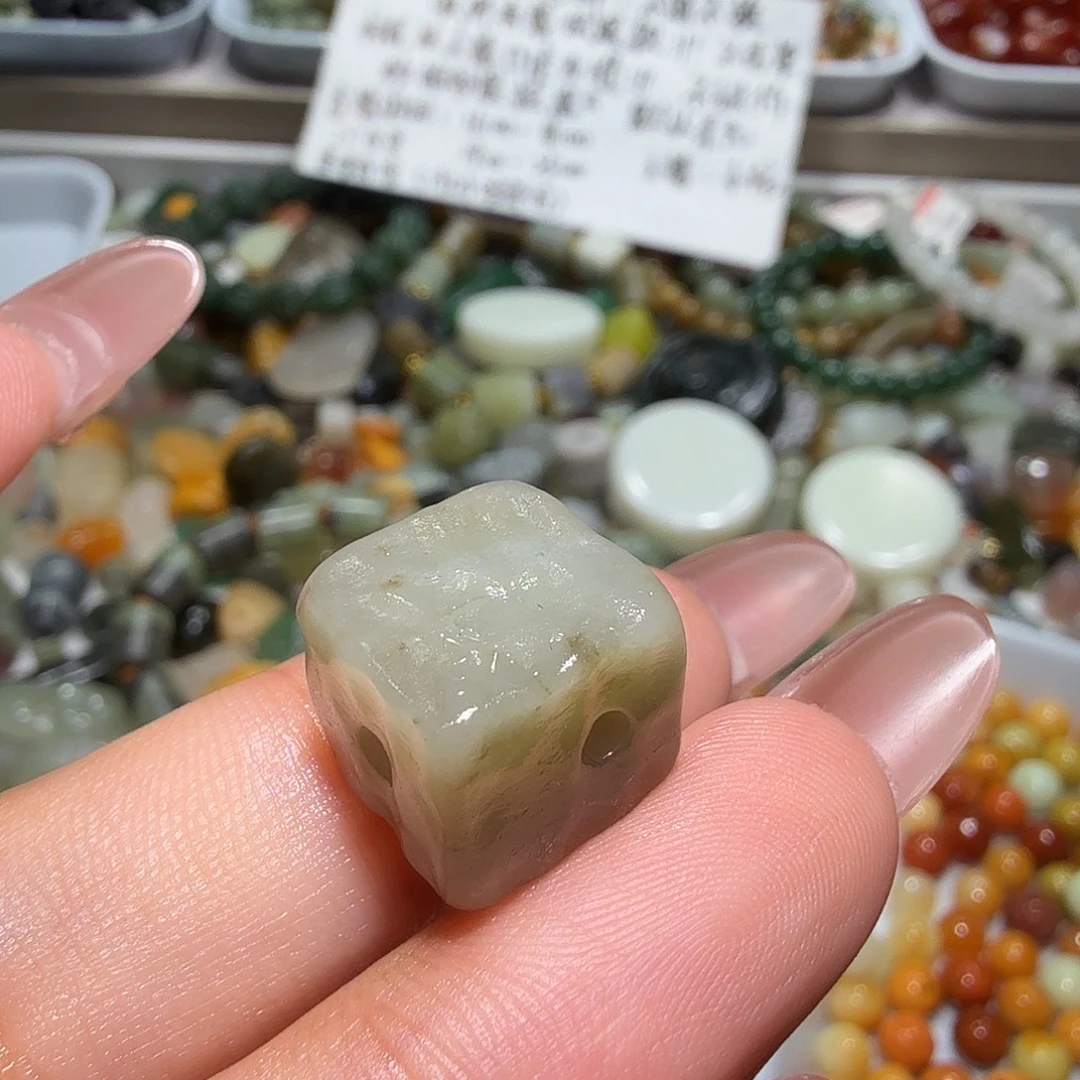 和田玉未镶嵌珠宝奇石
