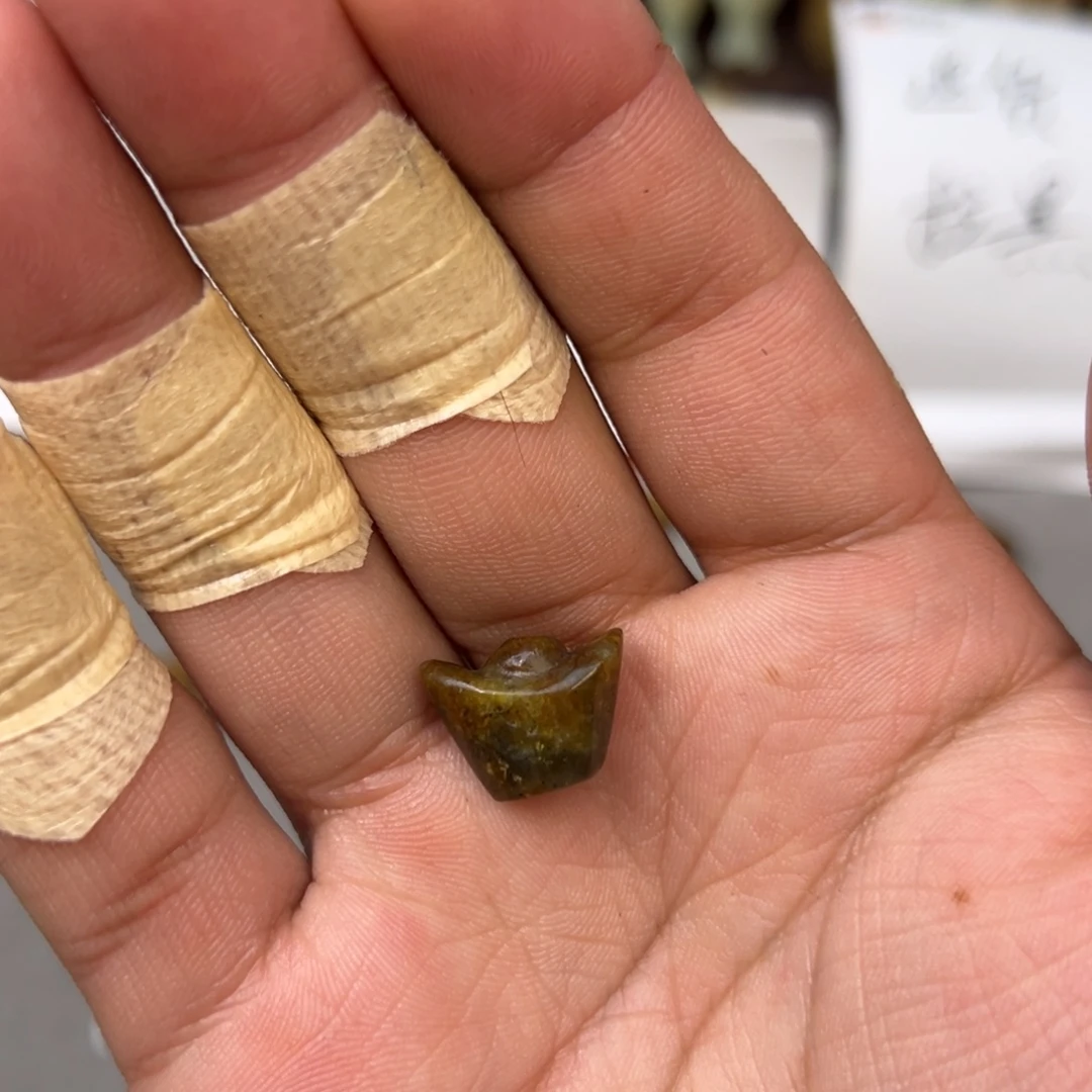 小***+岫岩河磨玉（透闪石质玉）未镶嵌颈饰