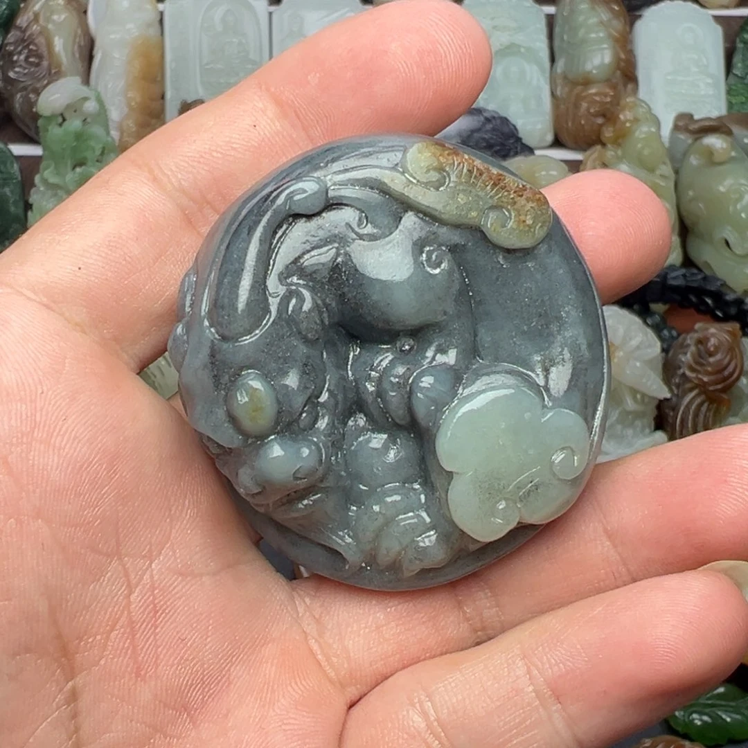 和田玉未镶嵌把件