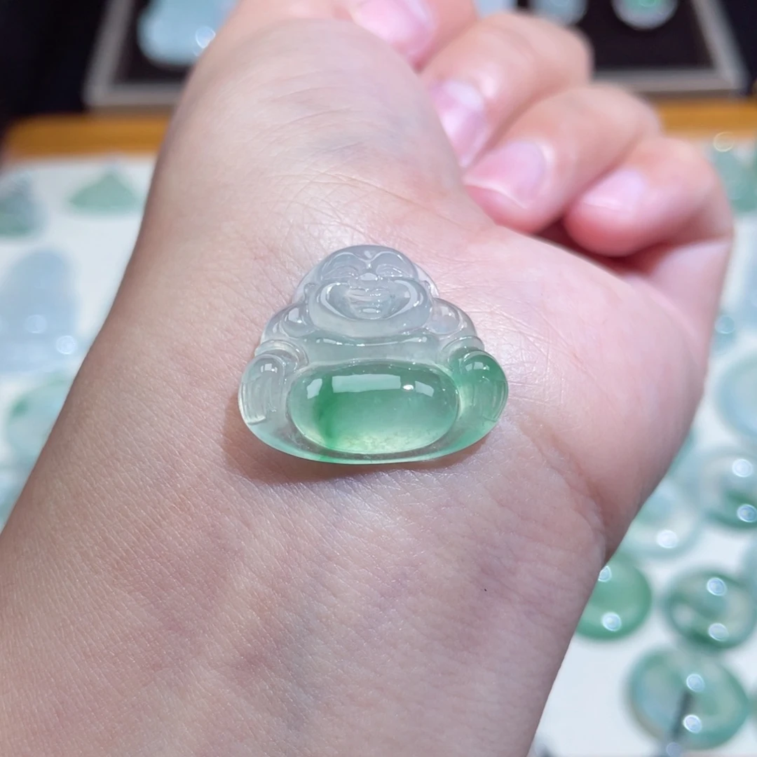 颈饰未镶嵌翡翠佛公