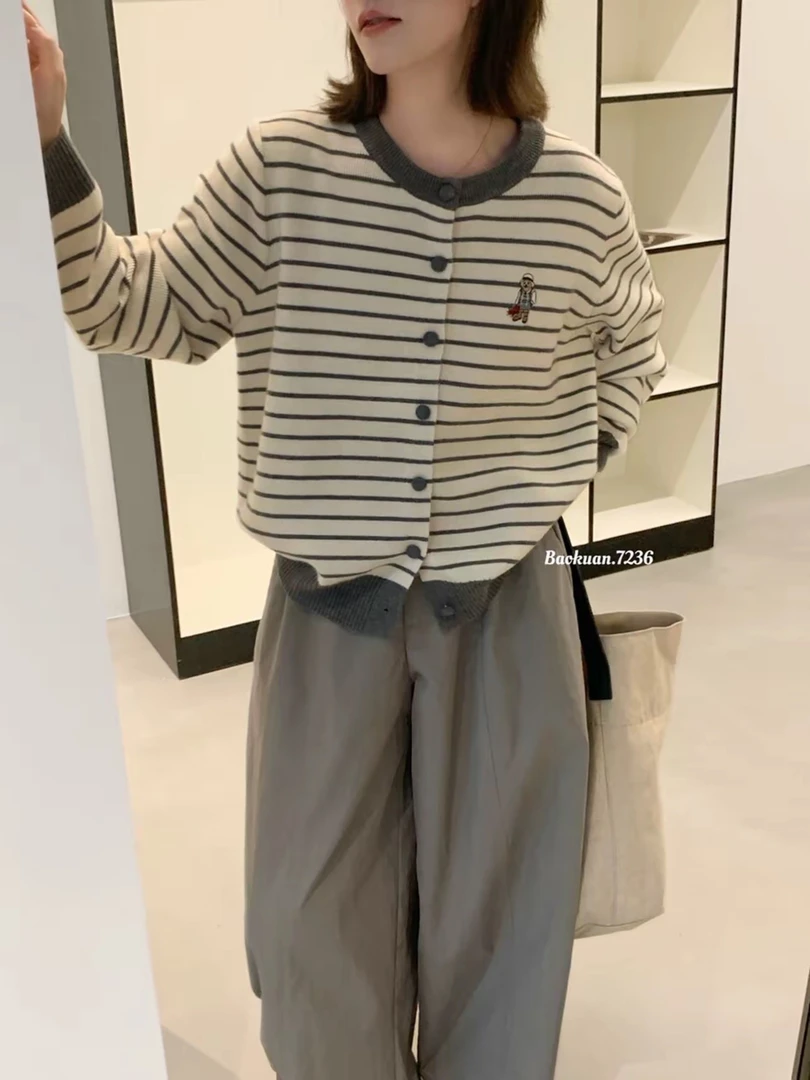 2025年秋冬季新款韩系气质甜美翻领针织女毛针织衫时尚毛衣上衣女