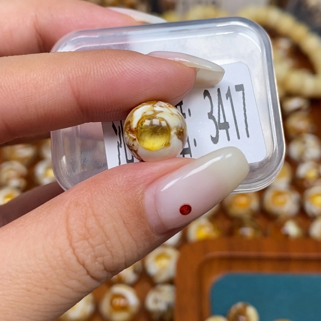 蜜蜡未镶嵌珠宝奇石3417