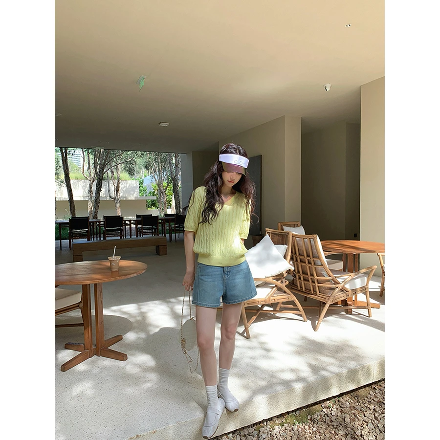 张贝贝 涩谷腿精 四面弹 美式复古做旧牛仔短裤