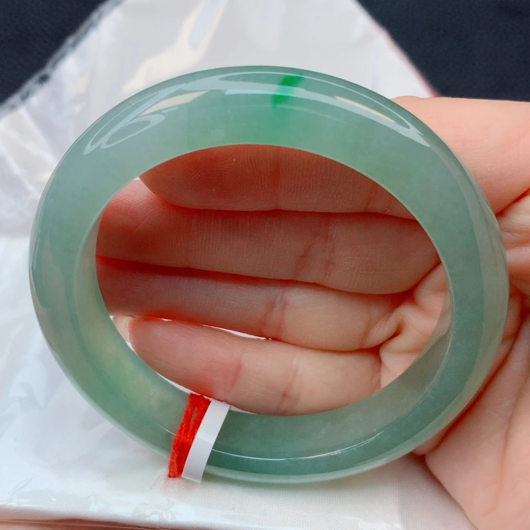 R***a翡翠未镶嵌手镯53-54冰透湖水绿飘一摸阳绿