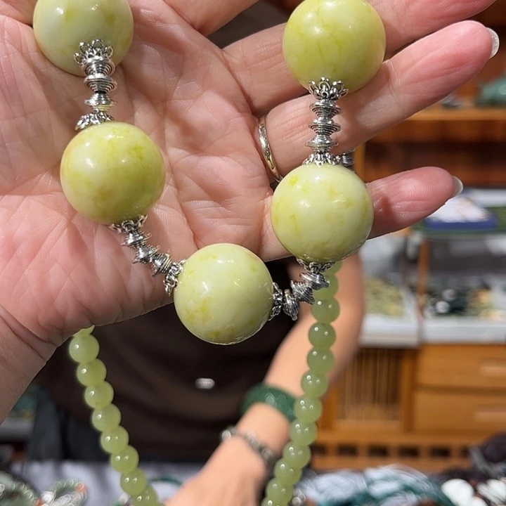 颈饰未镶嵌和田玉（糖玉）