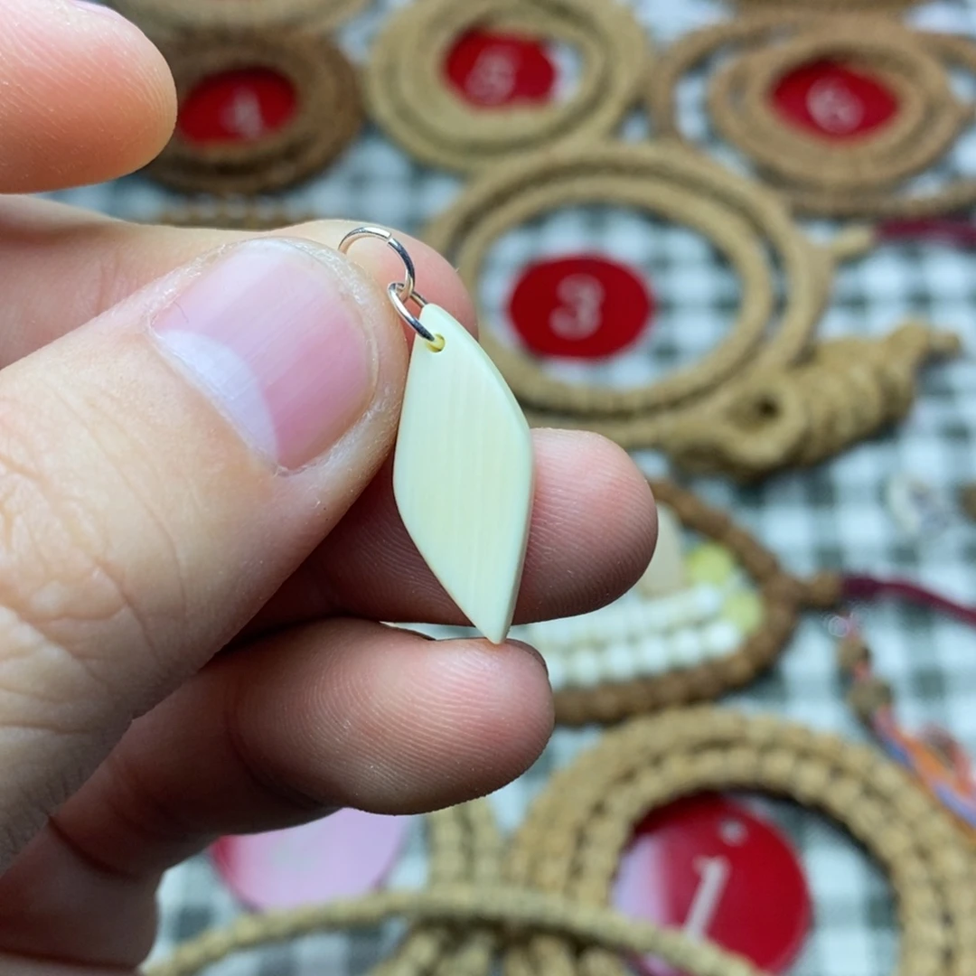 柏香籽/百香籽吊坠棱形侧挂