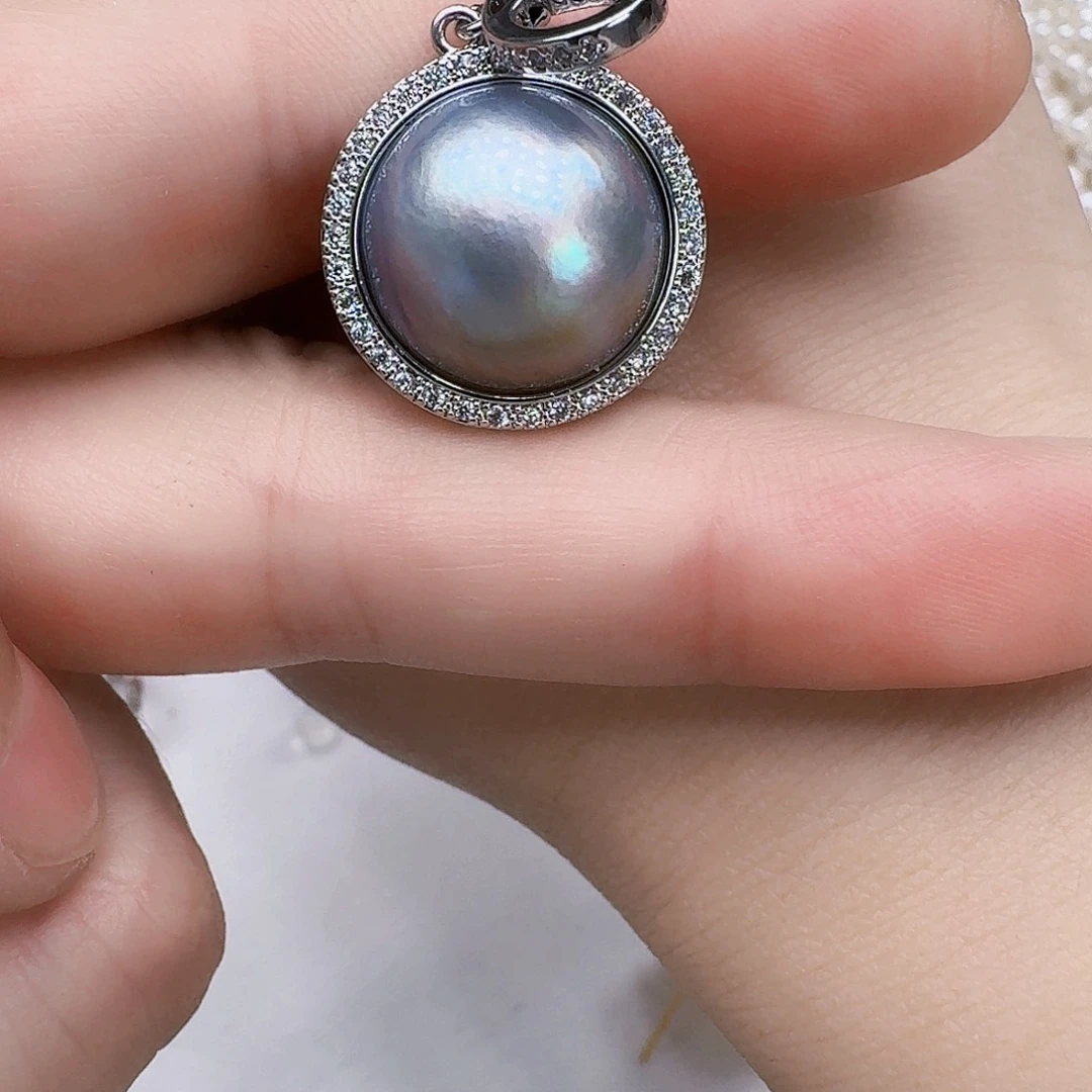 未镶嵌拼合珍珠（马贝珠）颈饰