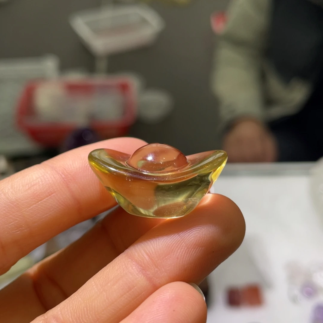 颠***四未镶嵌珠宝半成品水晶定制打孔不退不换