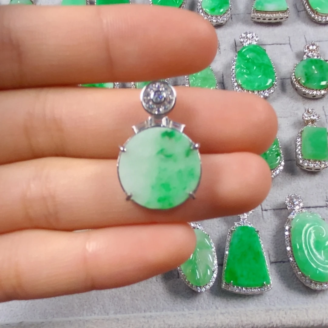 翡翠未镶嵌颈饰圆