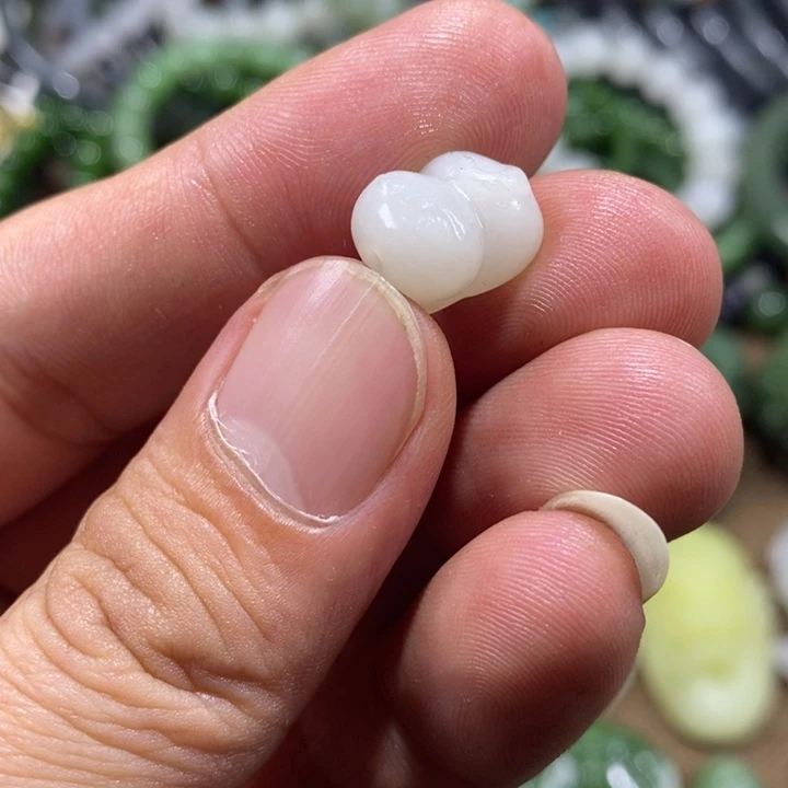 和田玉（糖玉）未镶嵌车挂