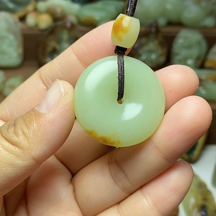 岫岩河磨玉（透闪石质玉）未镶嵌颈饰