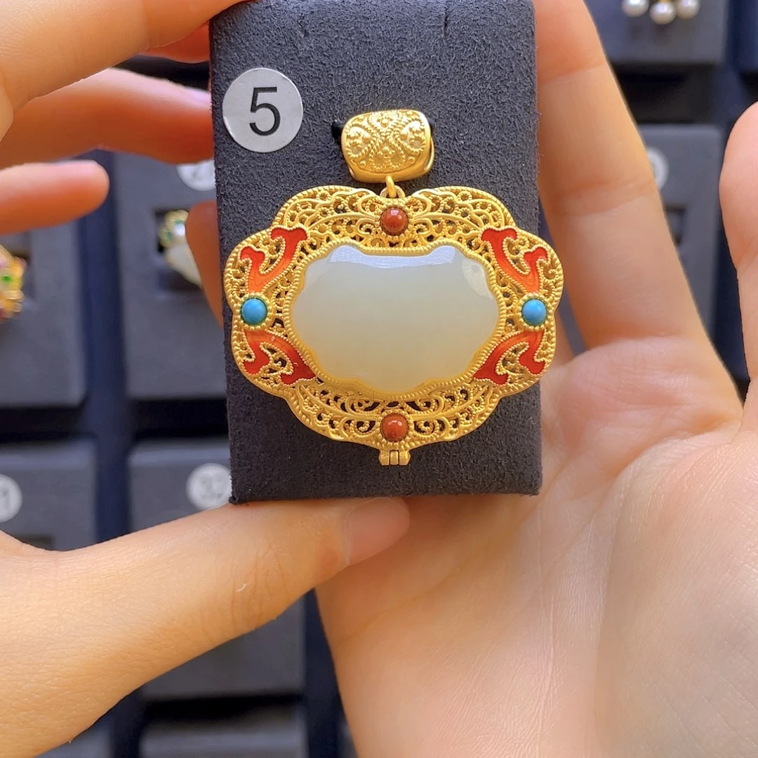 和田玉颈饰银S925镀金镶嵌