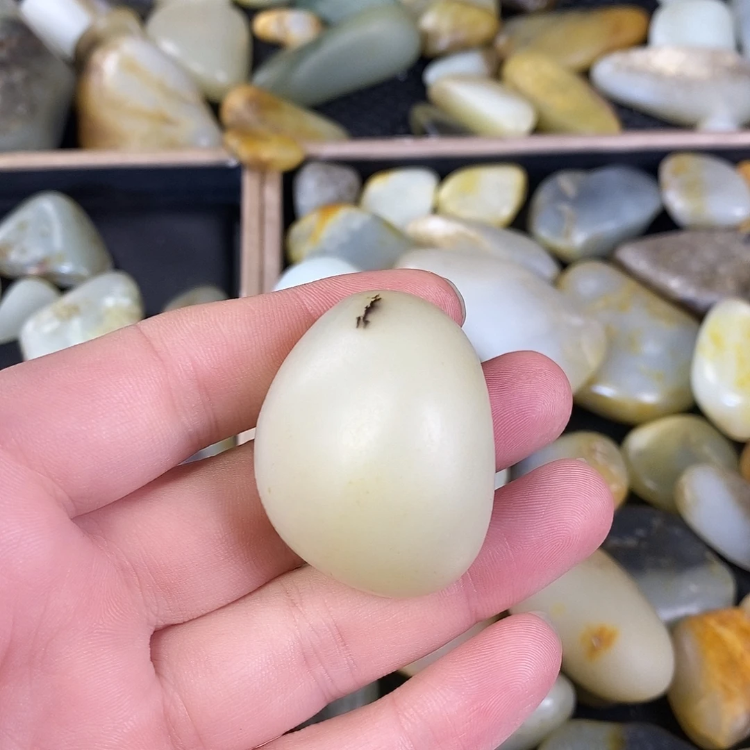 和田玉未镶嵌珠宝奇石