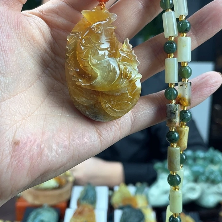 蛇纹石玉颈饰未镶嵌