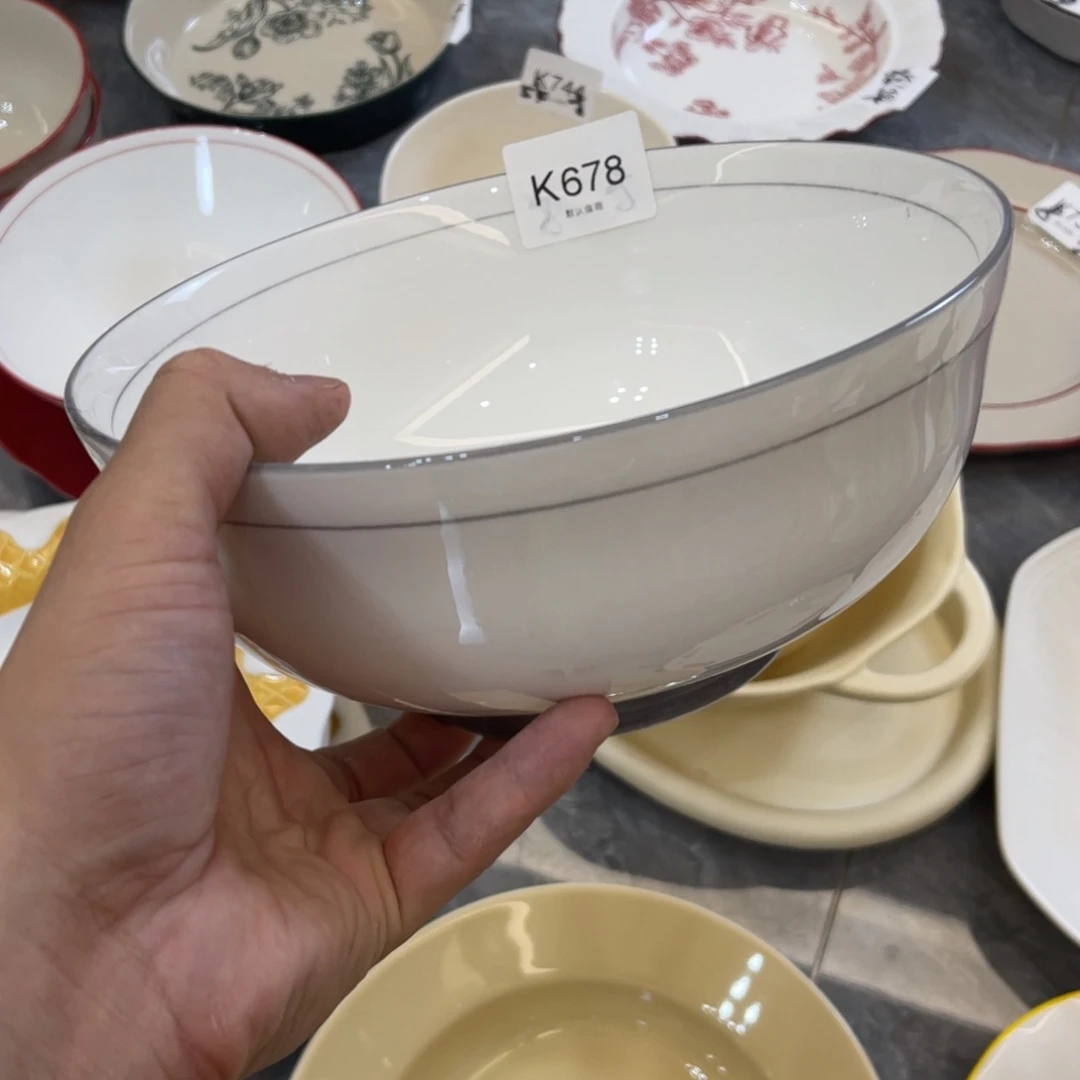 陶瓷微瑕餐具介意勿拍，满18飞！