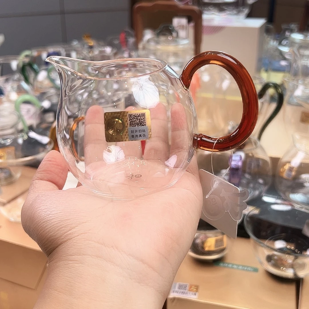 畅然琥珀色。。。。。。。。。