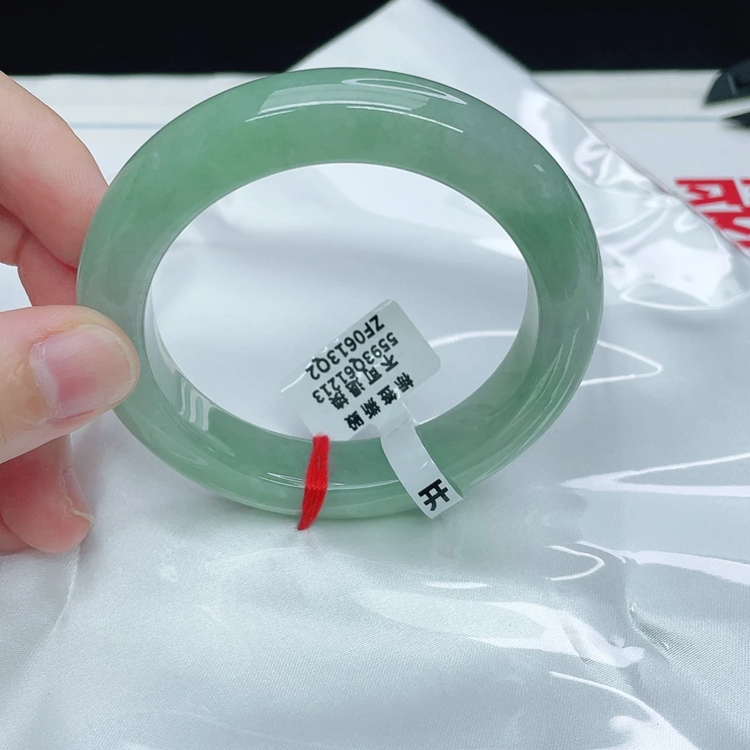 翡翠手镯未镶嵌正55.5