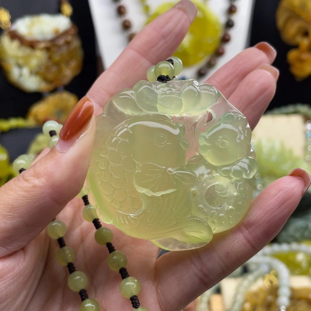未镶嵌蛇纹石玉颈饰