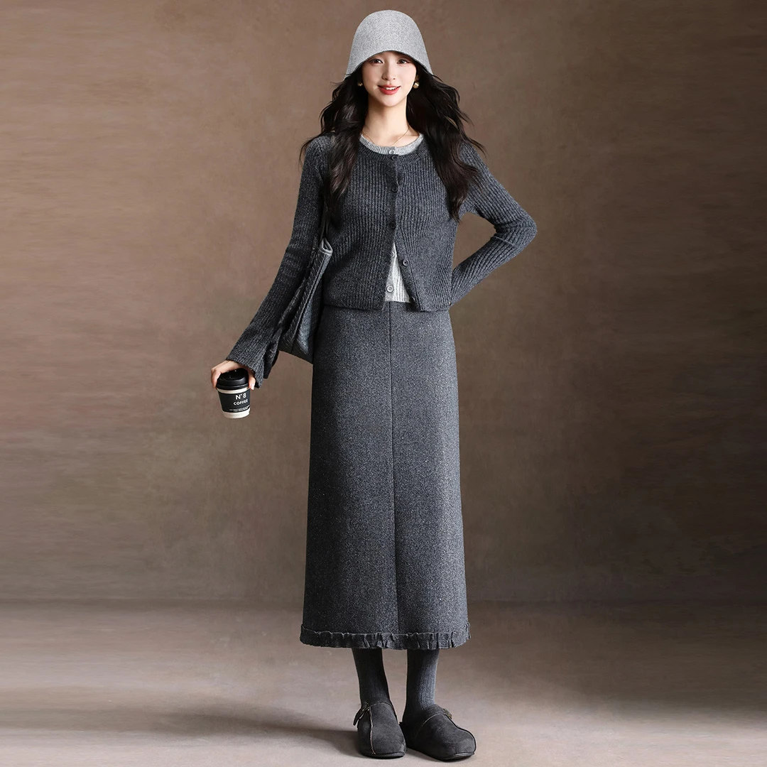 白鹿语25冬款气质细闪好搭长款花边造型开叉高腰A字半身裙BX20108