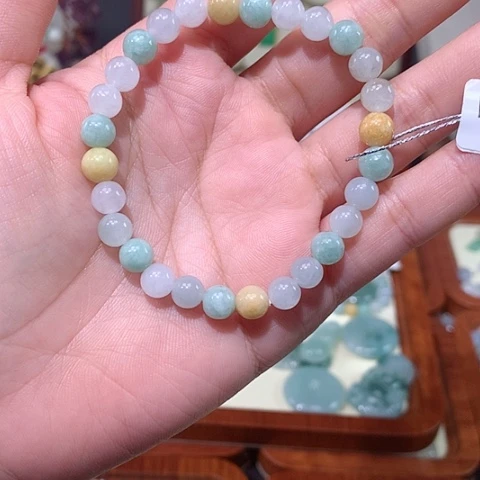 颈饰未镶嵌翡翠手串