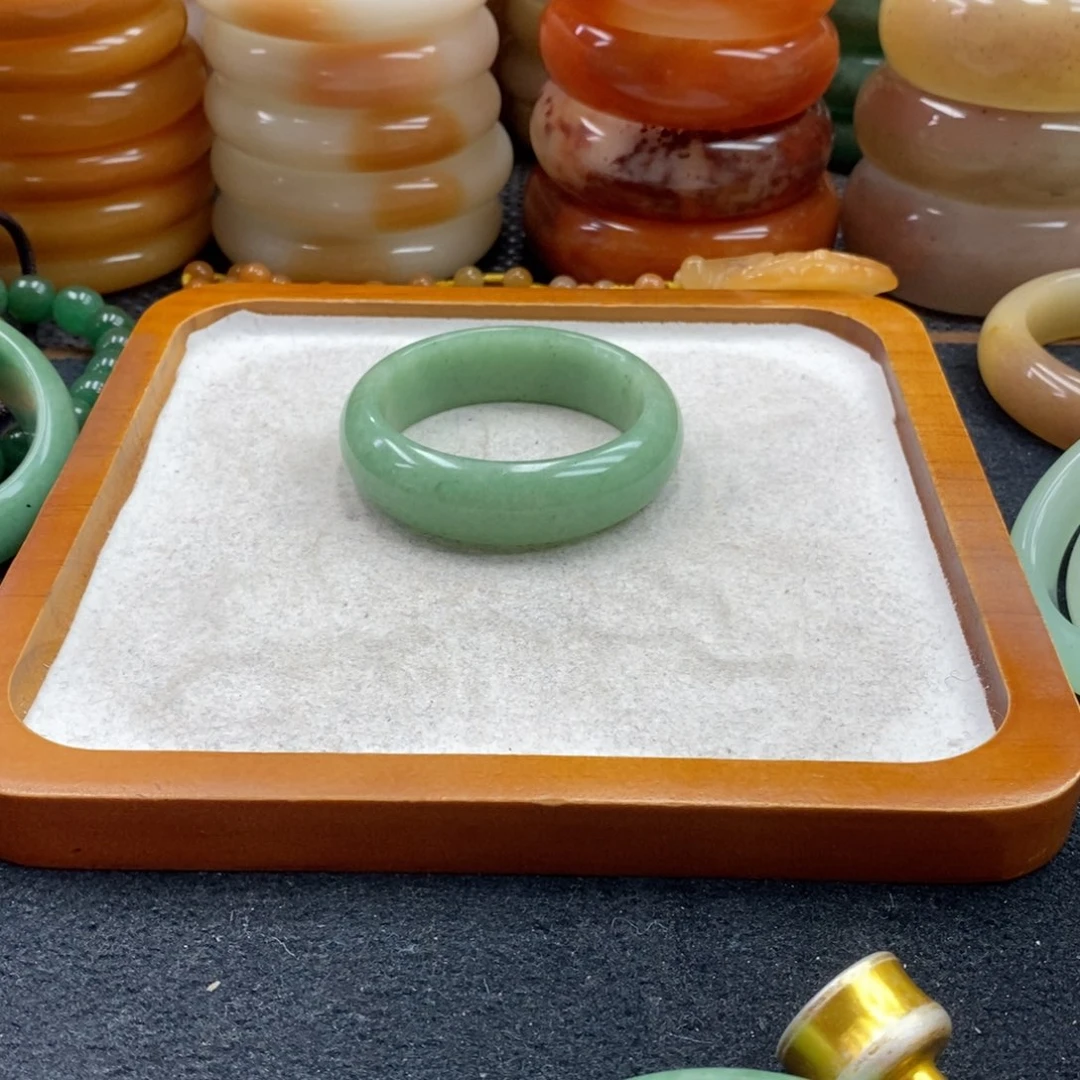 心***处石英岩玉未镶嵌手镯（圆镯）