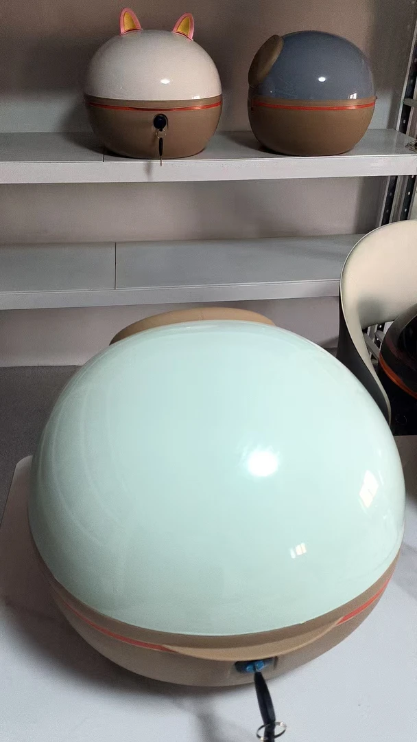 新款雅迪电动车尾箱，各种颜色，带锁安全性高款式新颖。